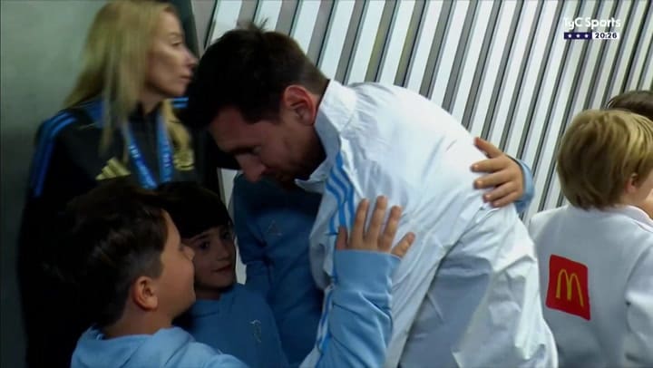 El divertido intercambio de Lionel Messi con sus hijos