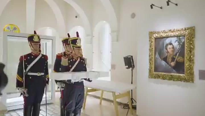 Traslado del sable corvo de San Martín