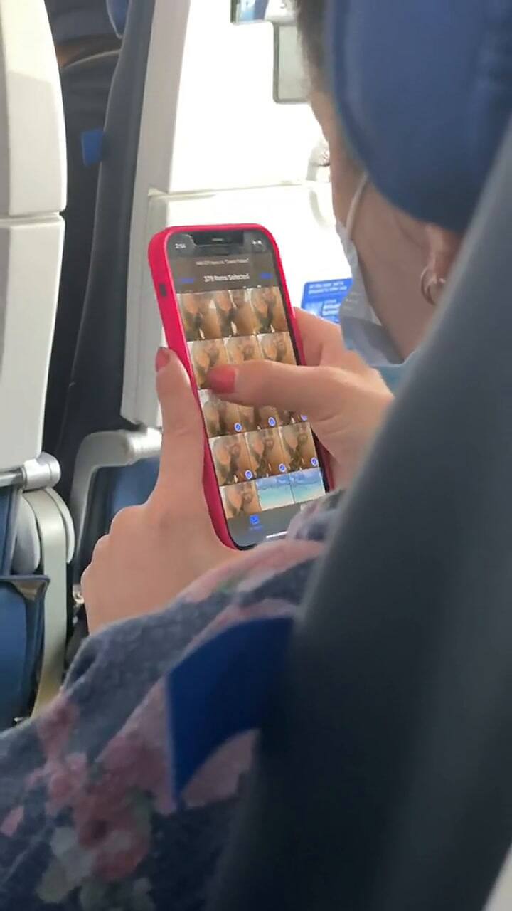 Eliminó las fotografías de su celular en un vuelo y causó furor