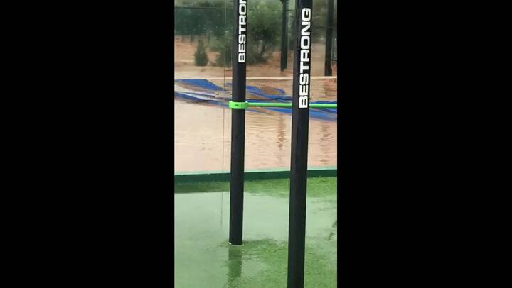 Tenis bajo el agua argentinos en la isla de creta