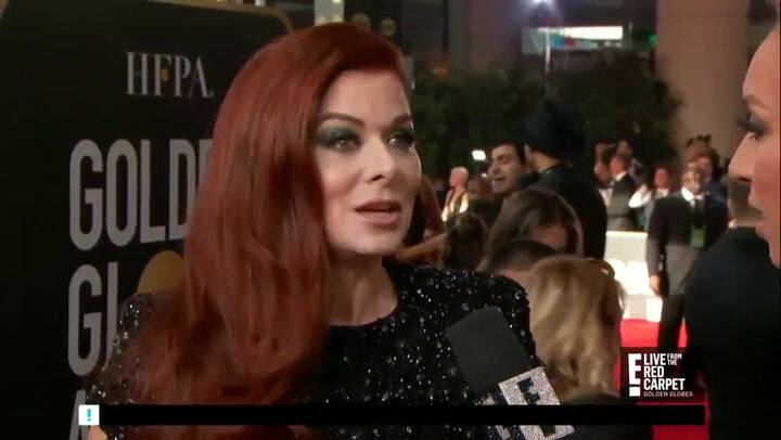 Debra Messing denuncia a E! mientras es entrevistada por E!