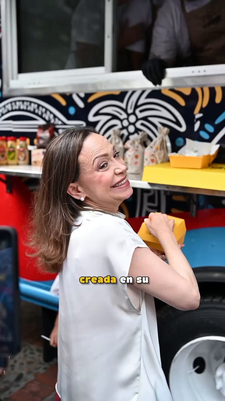 Los dueños del local inauguraron un food truck junto a Machado durante su visita a Panamá