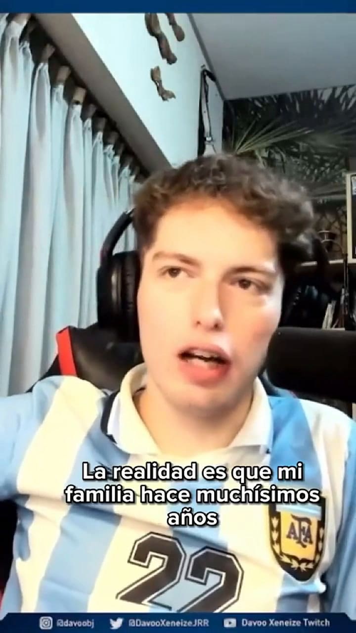 Su familia se quedó sin trabajo, él triunfó en las redes y le cumplió un sueño a su mamá