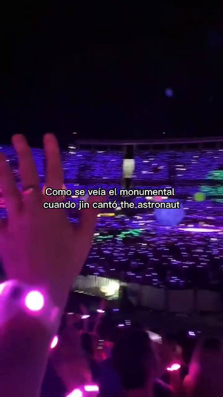 El estreno de 'The Astronaut' (Videos: TikTok @j.hopexever1 / @ArrobaFlorr)