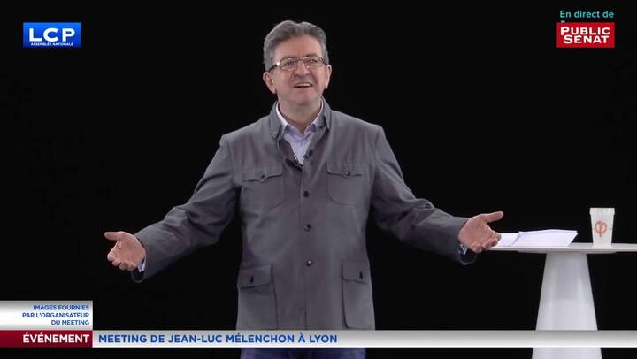 El candidato de izquierda francés se proyectó en un holograma y dio un discurso en siete ciudades a