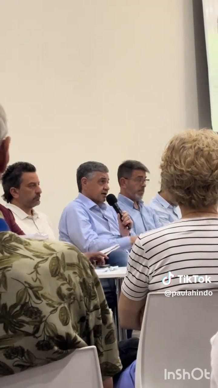 Jorge Macri in Liniers, in protest with the neighbours