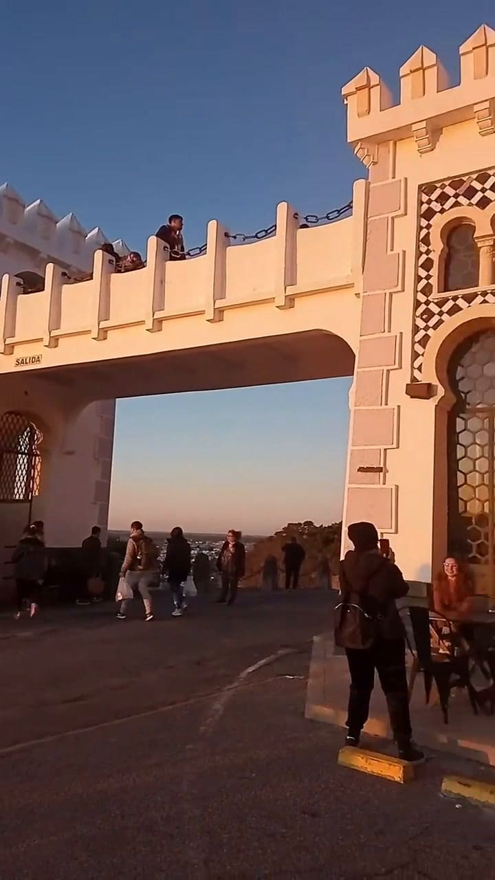 Atardecer sobre el Castillo Morisco