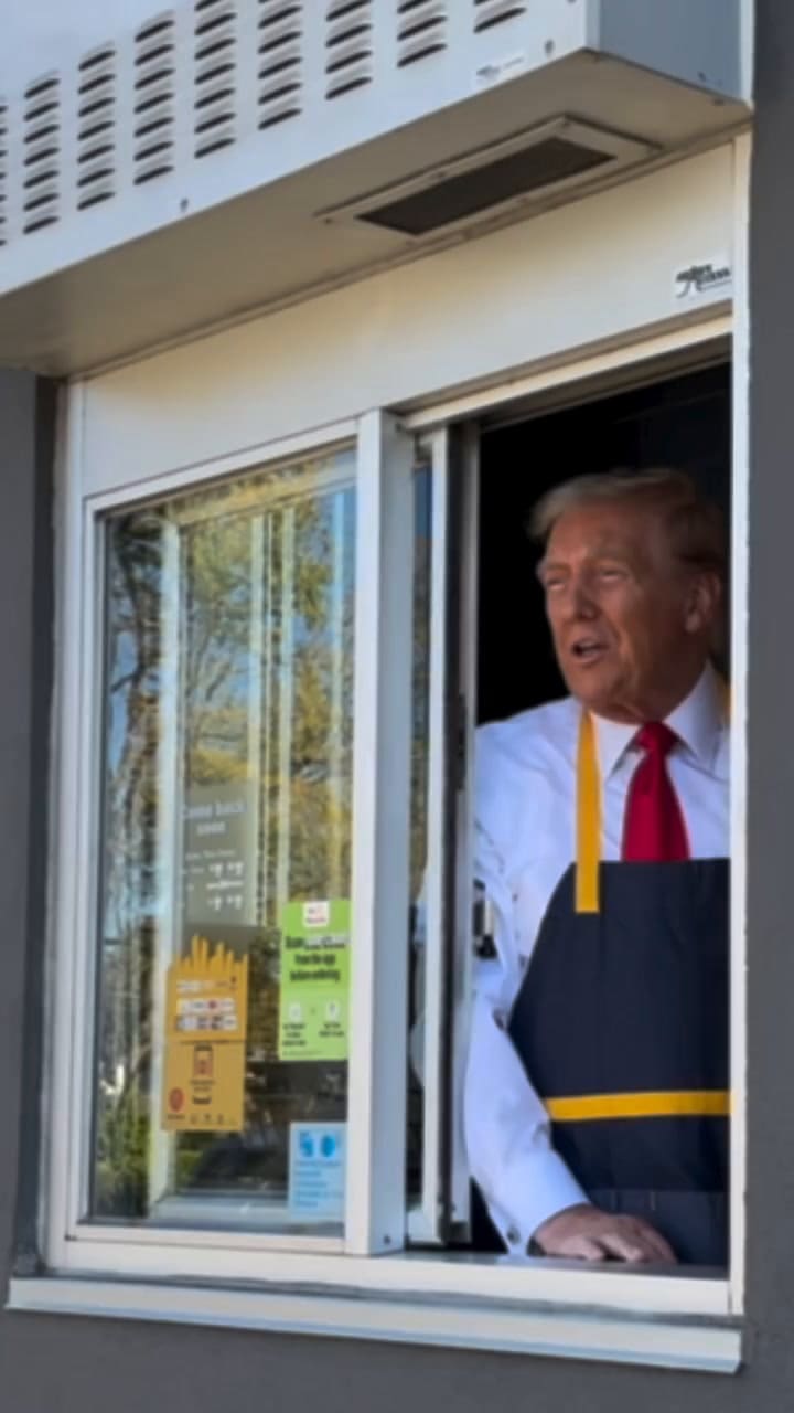 Donald Trump Apunta Contra Kamala Harris