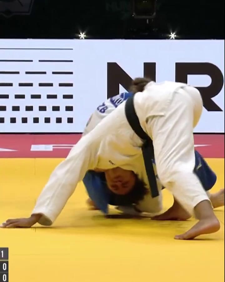 Conmoción en el campeonato mundial de judo: una joven quedó inconsciente tras una fuerte maniobra de su rival