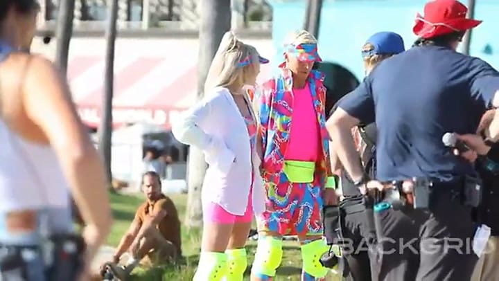 Margot Robbie y Ryan Gosling en el set de Barbie