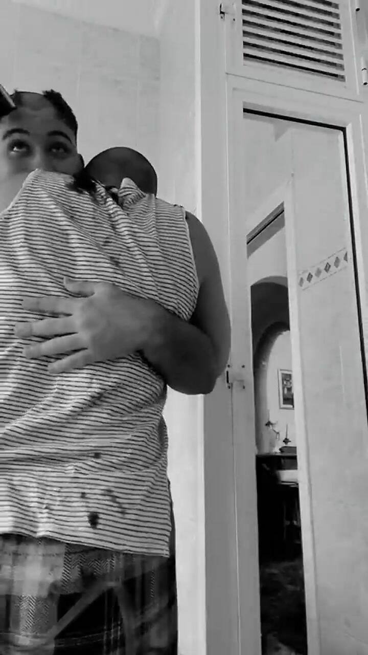 El conmovedor gesto de un chico con su novia con cáncer