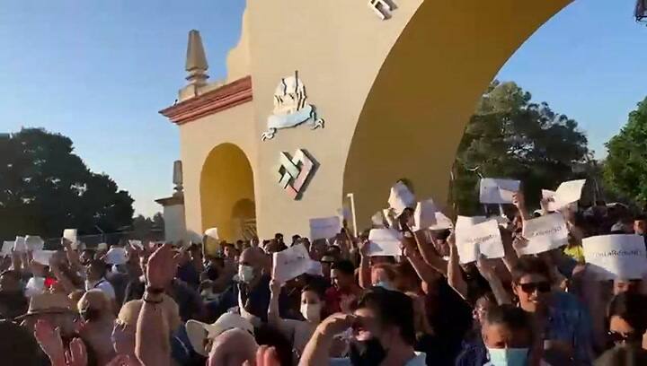 Abrazo simbólico a la República de los Niños