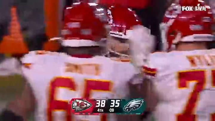 LOS KANSAS CITY CHIEFS TOMAN LA VENTAJA CON 8 SEGUNDOS