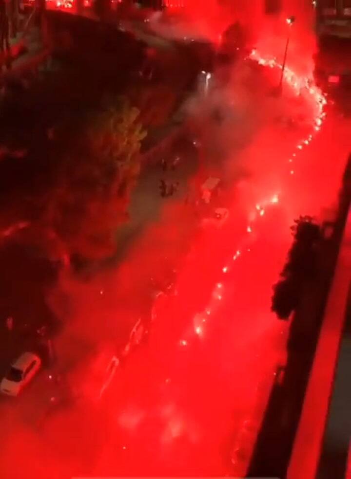 El emocionante homenaje de los hinchas de Napoli a Maradona