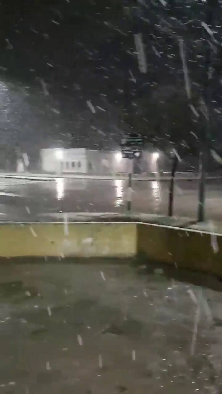 Este lunes Necochea se cubrió de blanco - Fuente: Twitter