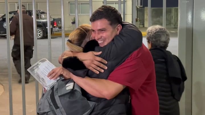 La llegada de los argentinos deportado al Aeropuerto Internacional de Ezeiza