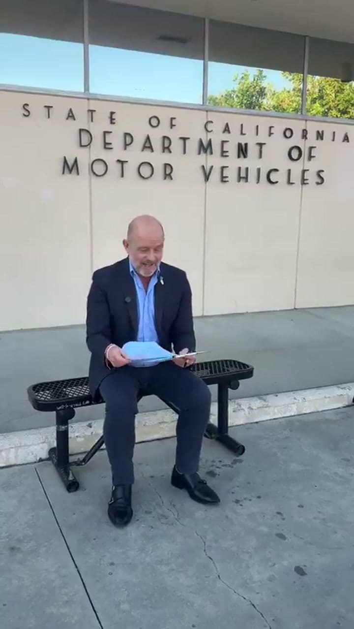 Steve Hilton propone reducir las tarifas de las matrículas