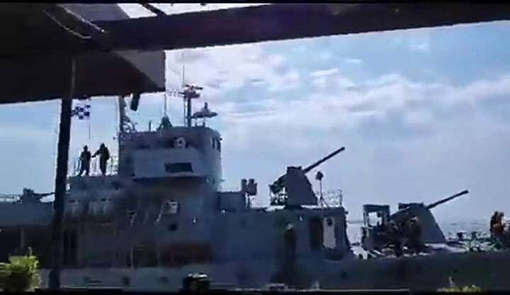 Buque de la Armada chocó contra un bar