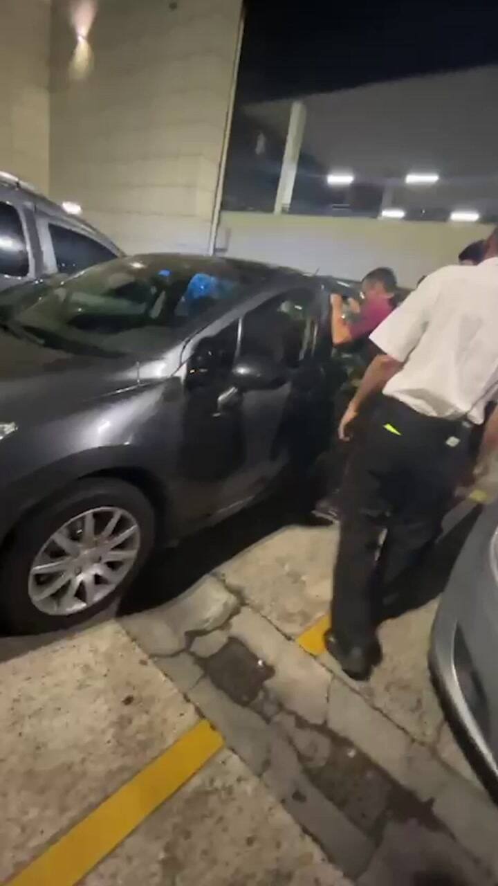 Rescataron a una nena de cuatro años que había quedado en el auto mientras sus padres fueron a un shopping