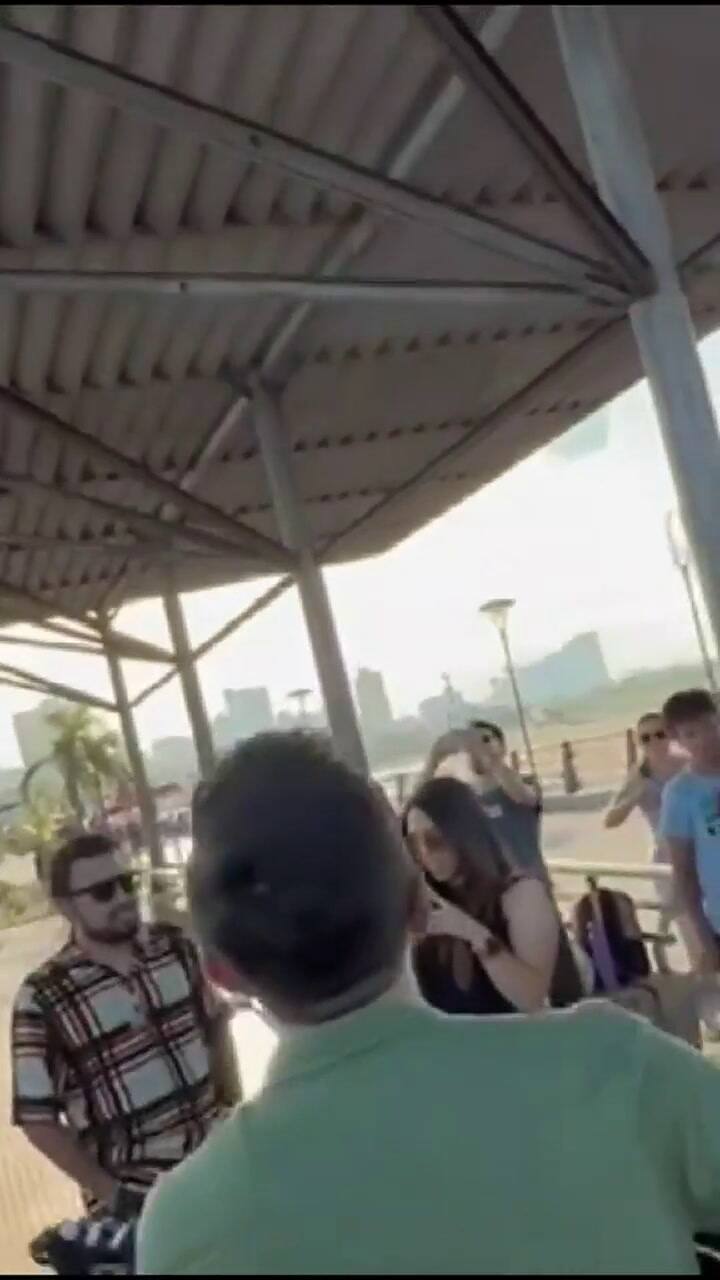 El fallido momento romántico de un joven que fue rechazado