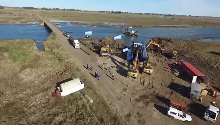 Otra draga para una obra hídrica clave - Crédito: Infraestructura y Política Hídrica