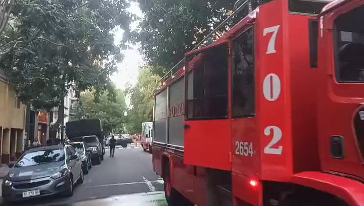 Bomberos, policía y SAME asistieron a los damnificados