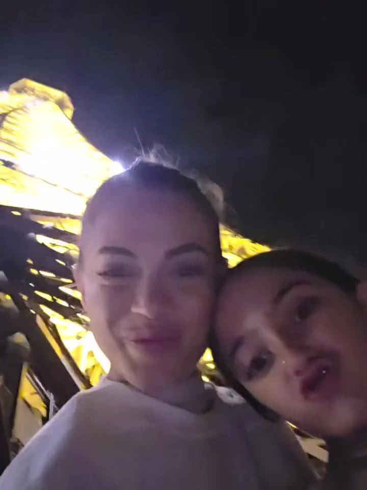 Las vacaciones de Emilia Attias y su hija Gina en París