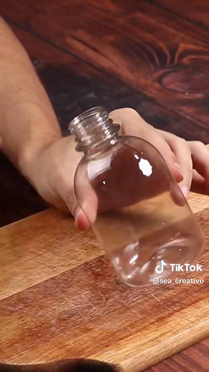 Mostró el truco definitivo para hacer un aromatizante barato para la casa y se volvió viral