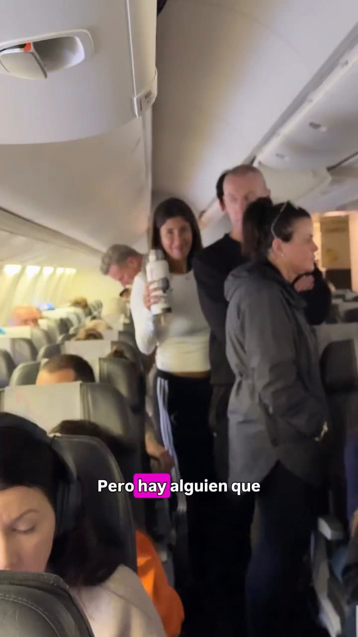 Ángela Leiva quedó varada en un avión por una tormenta de nieve y generó preocupación