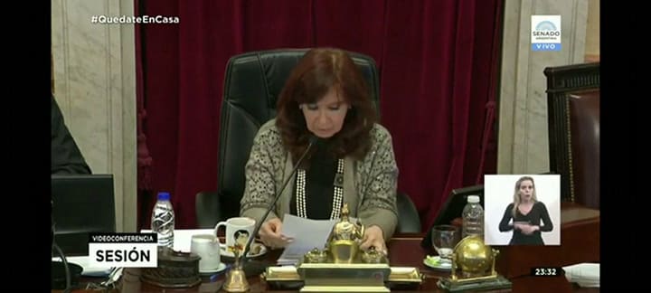 Duelo verbal entre Cristina y Lousteau