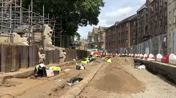 Encontraron esqueletos humanos de la Edad Media en las obras de ampliación del sistema de trenes.