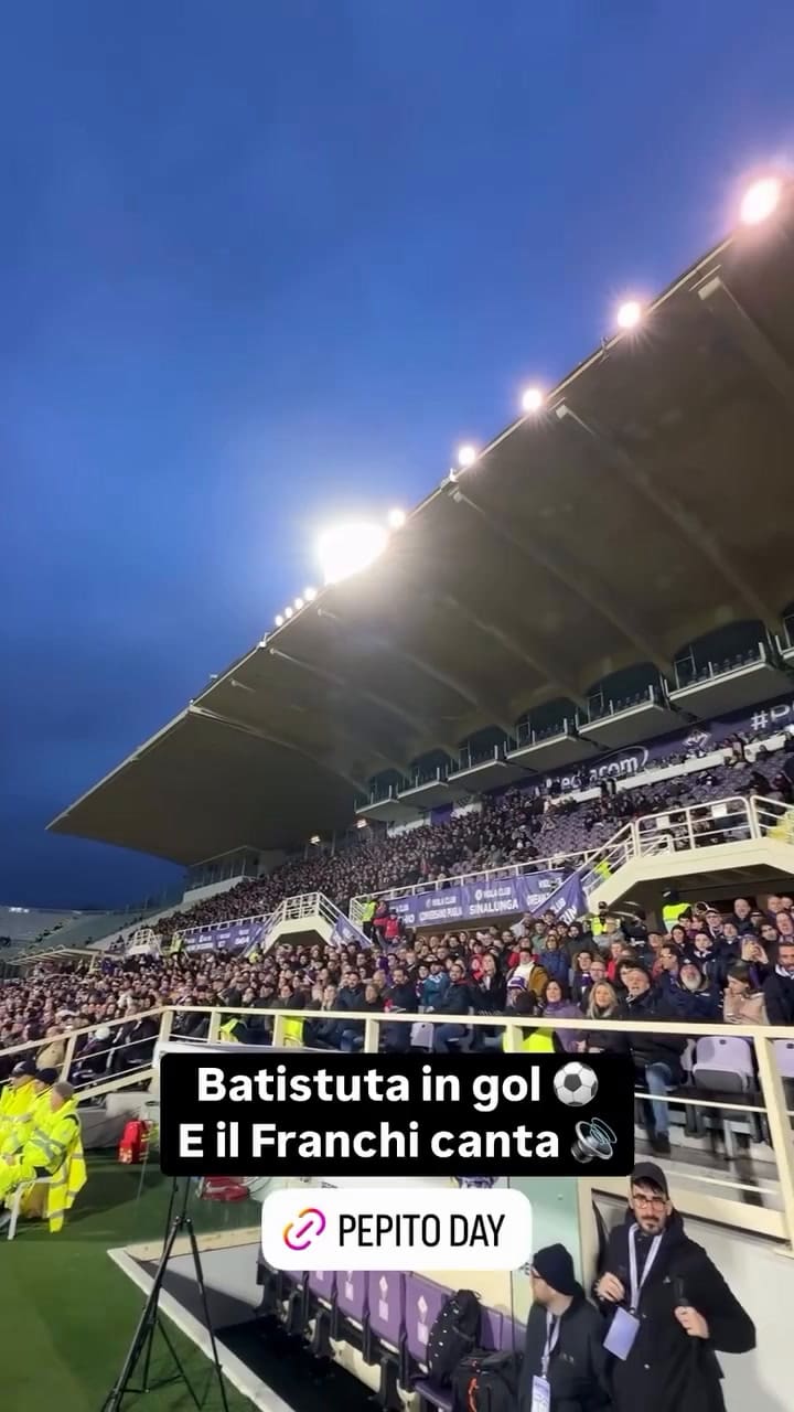 La ovación del público de Fiorentina a Batistuta
