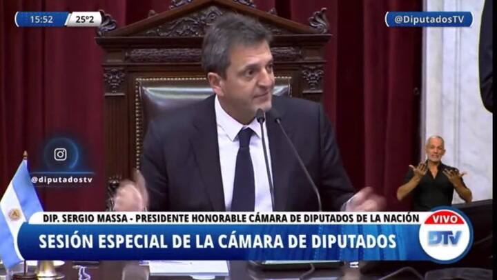Un nuevo sistema en las bancas del Congreso generó risas y confusión en el recinto