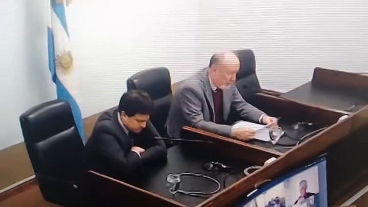 Condenaron a un funcionario juducial por intervenir la línea telefónica de su esposa