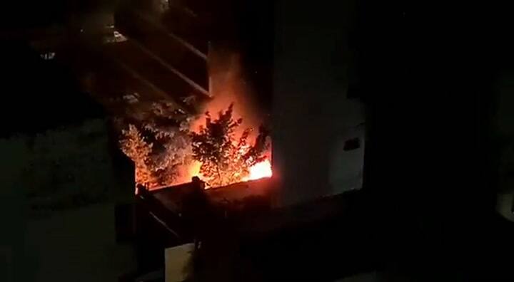 El incendio se inició en el primer piso de un edificio ubicado en Cuba al 2500