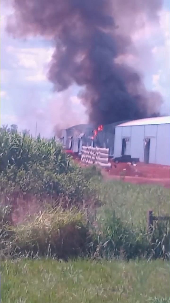 Fuego en un depósito de la yerbatera Playadito2