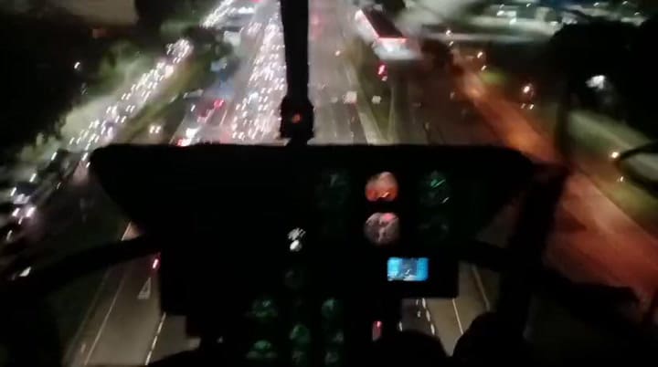 General Paz: un motociclista murió tras chocar contra un camión y hay demoras para circular