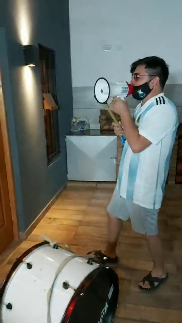 La respuesta del pastor, hijo de la Petisa, a los memes de los que fue protagonista - Fuente: