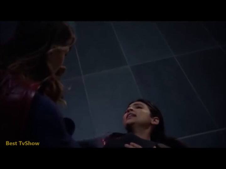 Maggie y Alex en Supergirl - Fuente: YouTube