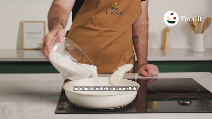 Tarta invertida de membrillo y queso azul