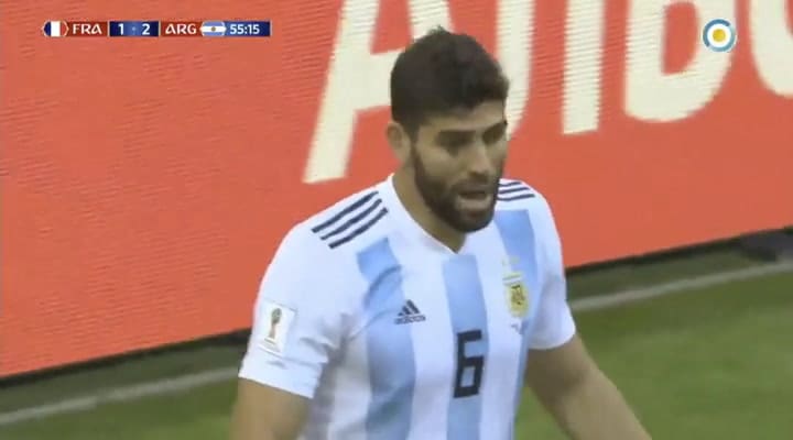 La jugada de Fazio que casi se convierte en gol de Francia - Fuente: Televisión Pública