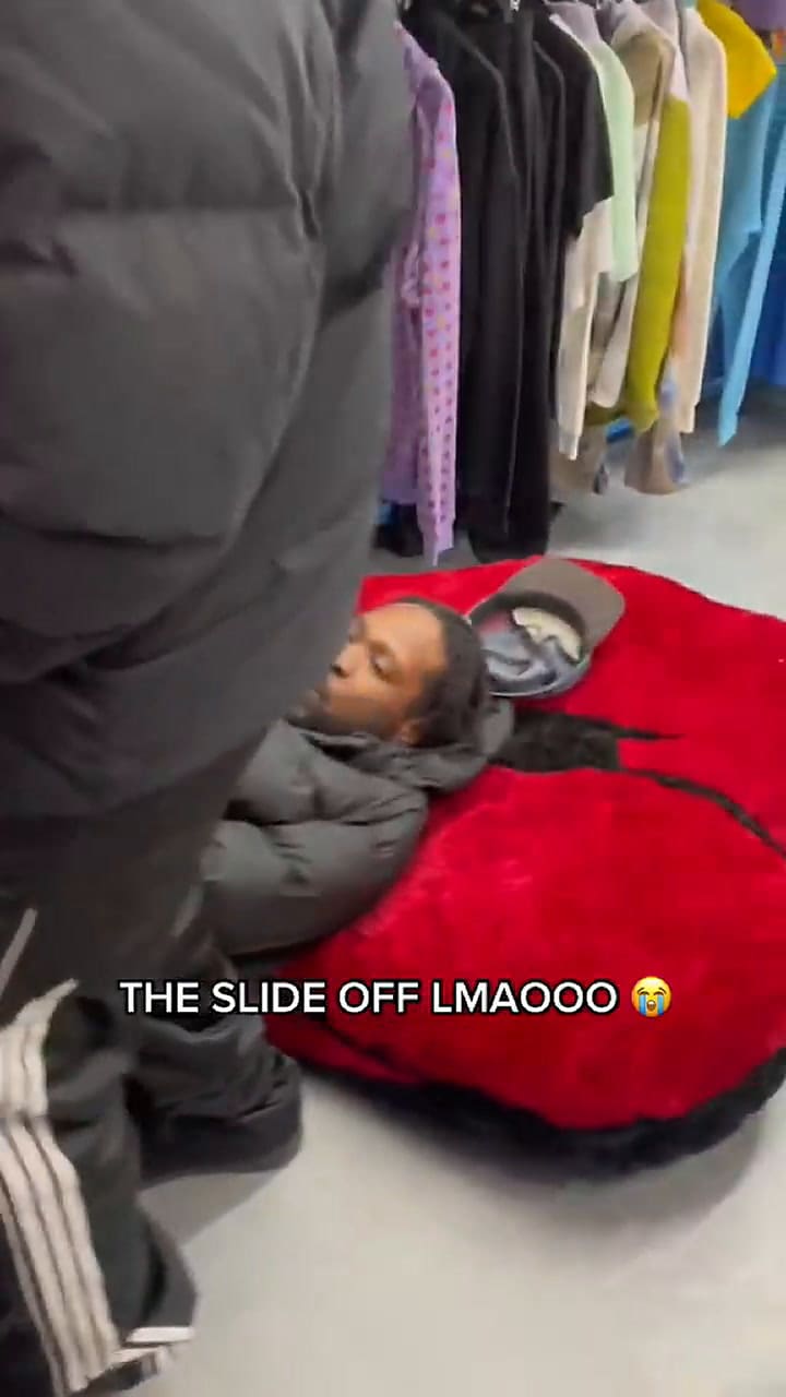 Así son las nuevas botas rojas de MSCHF