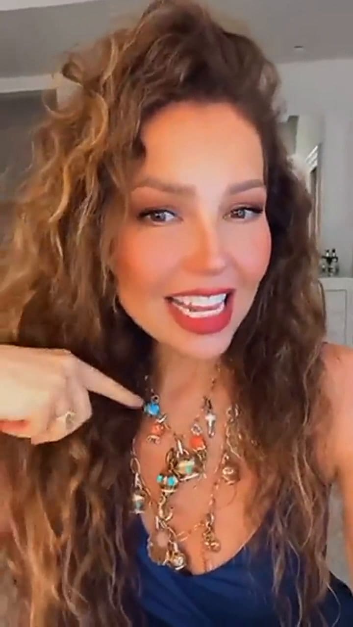 Thalía mostró su gran colección de accesorios