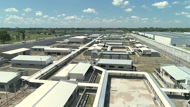 Vidal inaugura una cárcel modelo para jóvenes de entre 18 y 21 años