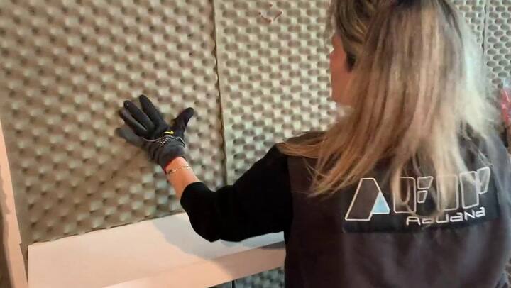 Encontraron pesos escondidos en la basura