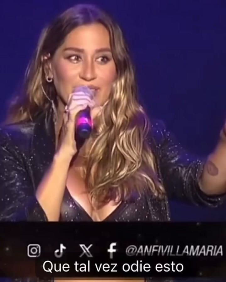 Jimena Barón le dio un tierno beso a su pareja