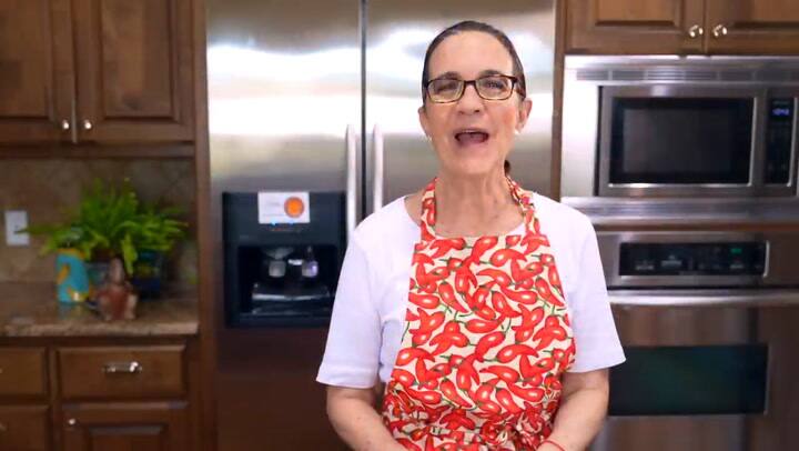 Es cocinera mexicana, revela tres recetas clásicas del guacamole