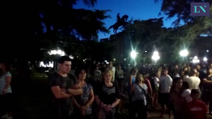 Concentración de vecinos de Junín en protesta por el homicidio de Camila
