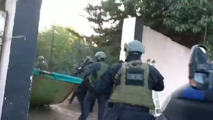 Así desbarataban una banda que producía y comercializaba estupefacientes