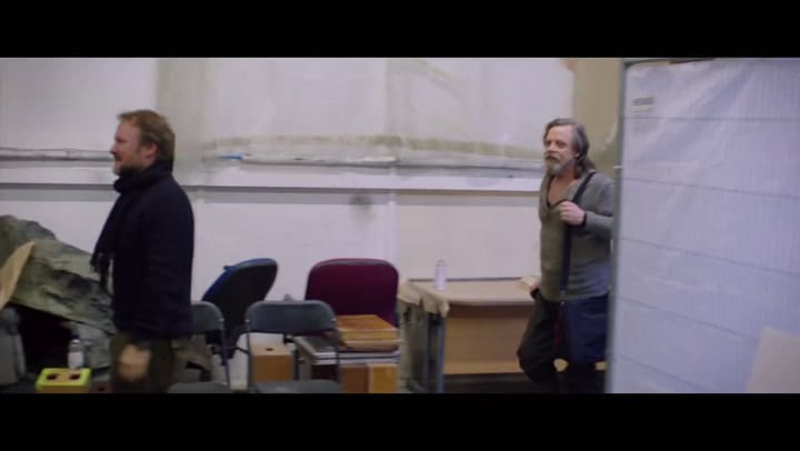 Detrás de escena de Frank Oz en la filmación de El último Jedi - Fuente: YouTube